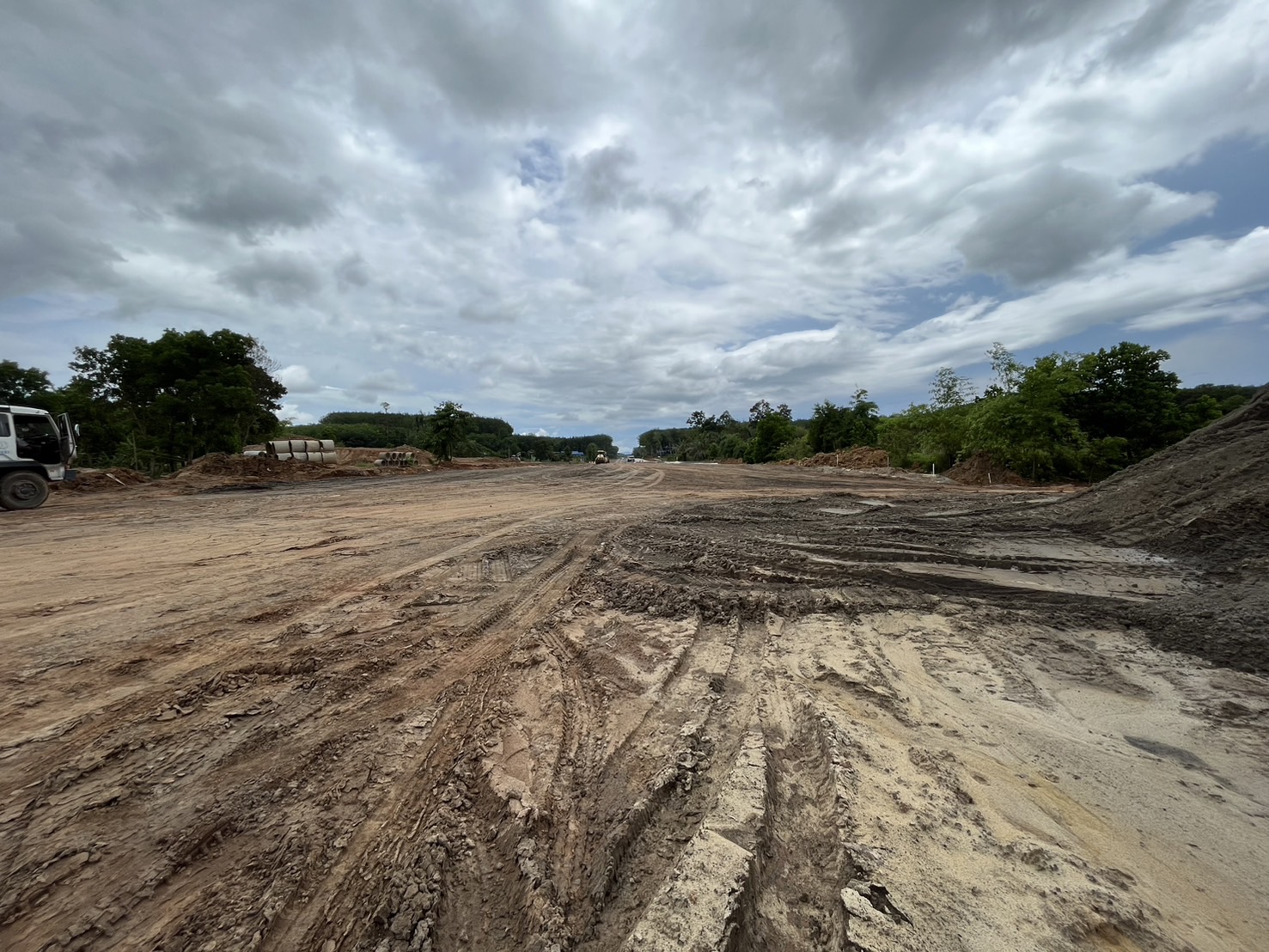 รูป 100 เมตรประจำเดือน เม.ย. 2568