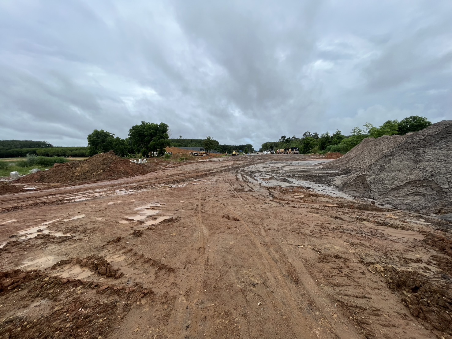 รูป 100 เมตรประจำเดือน มิ.ย. 2568